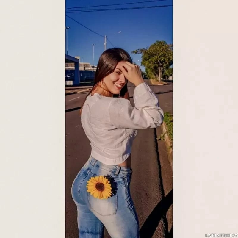 Bruna, 28