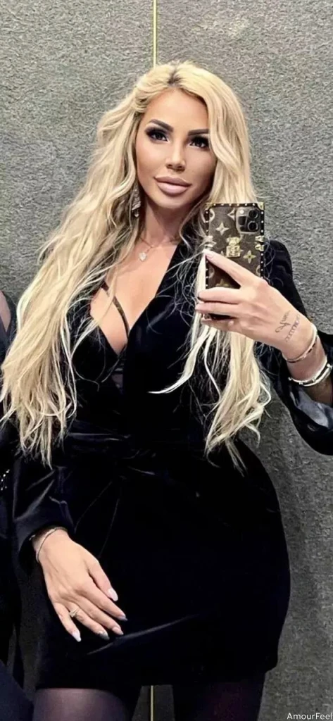 Iulia, 38